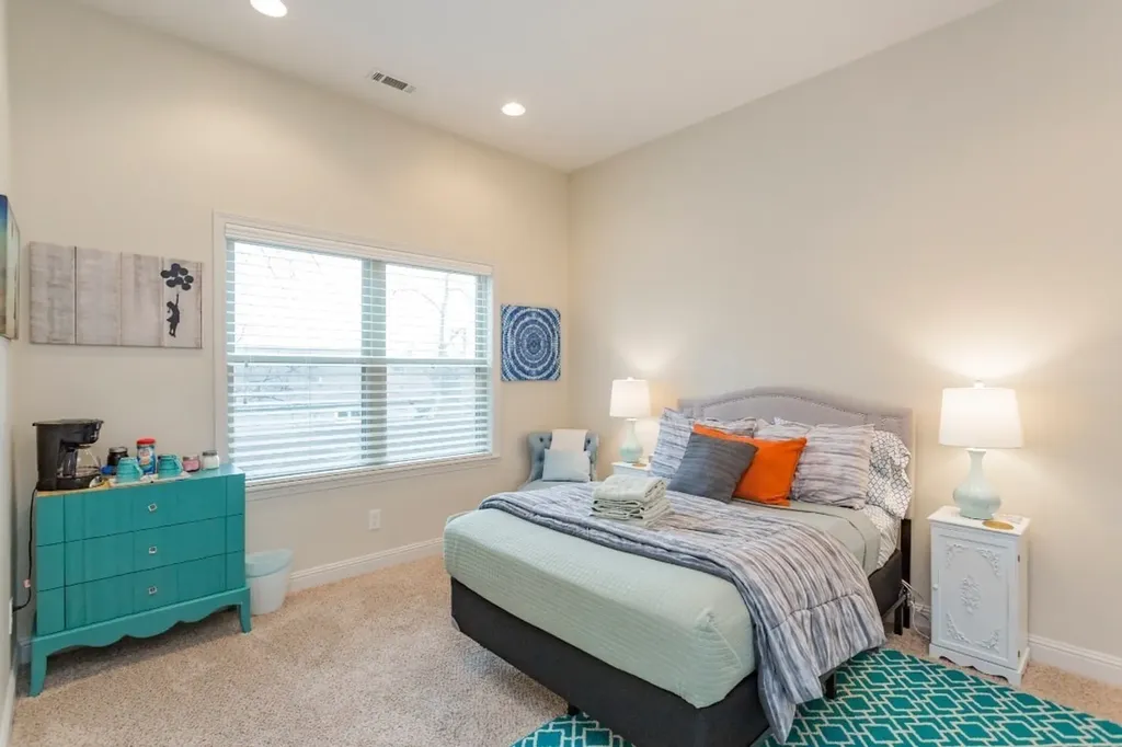 2016 14th Ave, N Nashville TN 37208