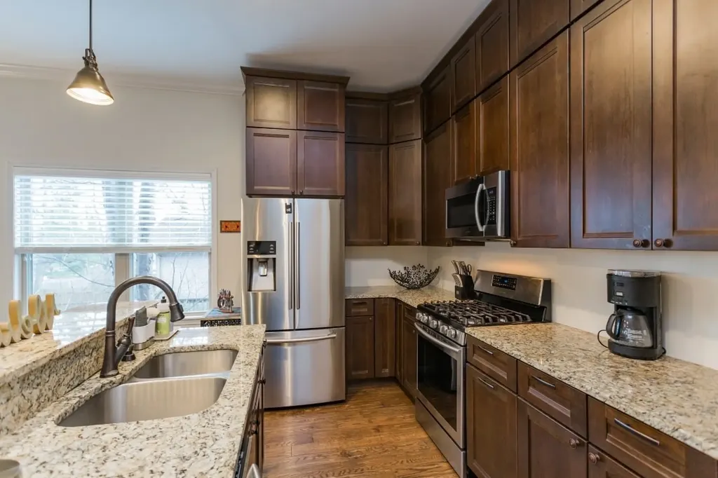 2016 14th Ave, N Nashville TN 37208