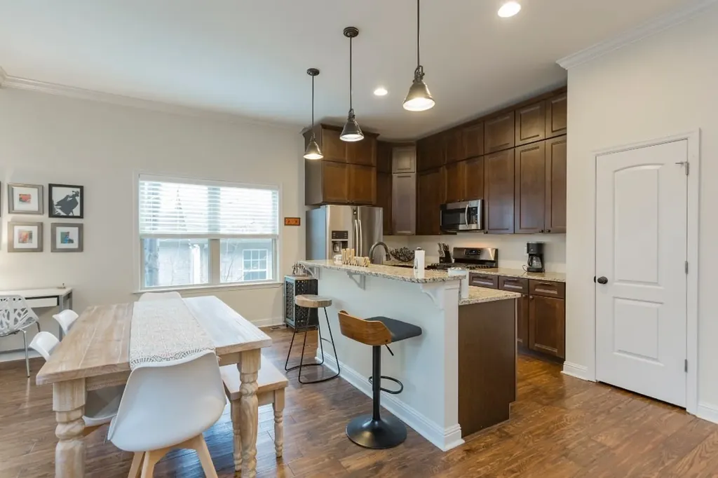 2016 14th Ave, N Nashville TN 37208