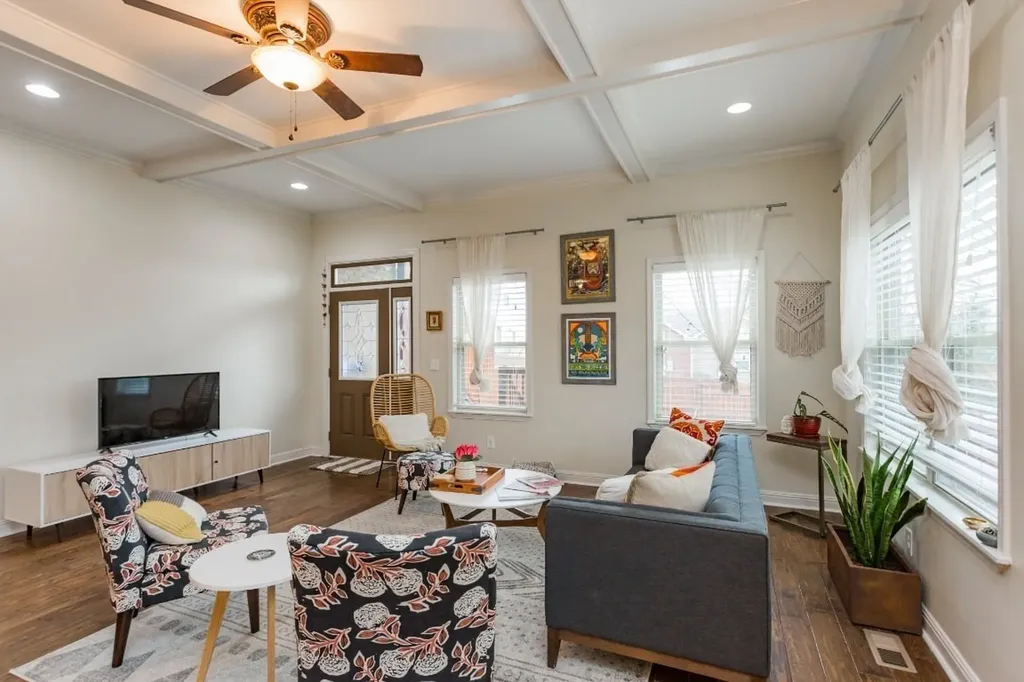 2016 14th Ave, N Nashville TN 37208