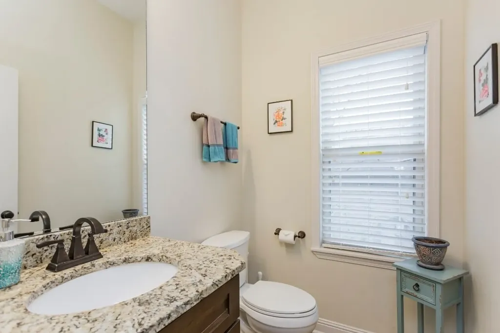2016 14th Ave, N Nashville TN 37208