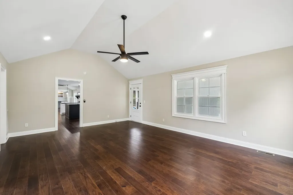 2965 N Thompson Lane Murfreesboro TN 37129