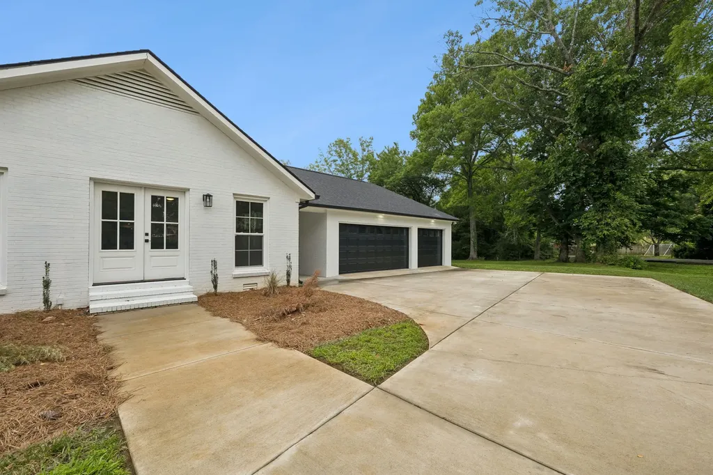 2965 N Thompson Lane Murfreesboro TN 37129