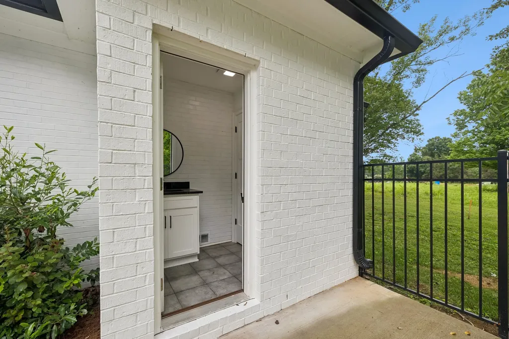 2965 N Thompson Lane Murfreesboro TN 37129