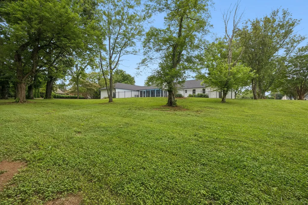 2965 N Thompson Lane Murfreesboro TN 37129