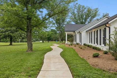 2965 N Thompson Lane Murfreesboro TN 37129