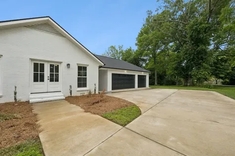 2965 N Thompson Lane Murfreesboro TN 37129
