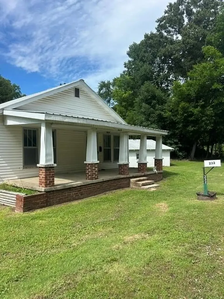 232 Natchez Trace Road Camden TN 38320