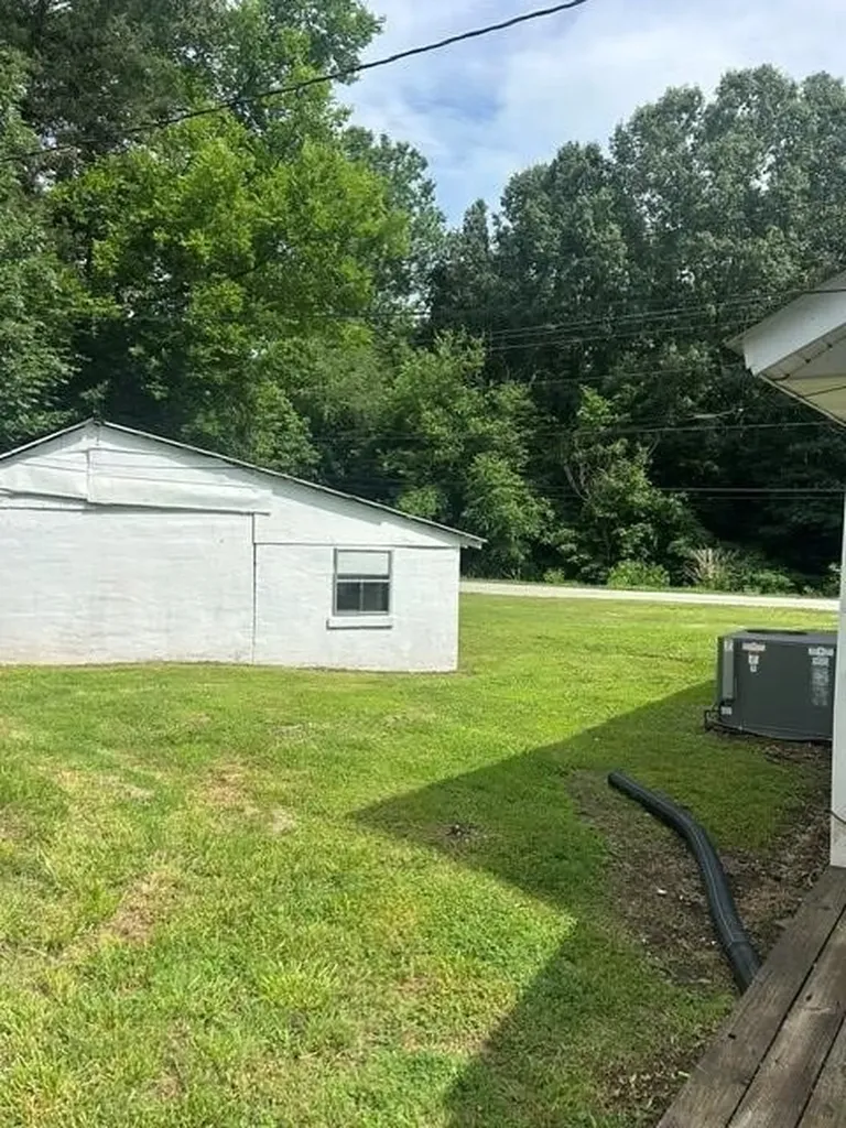 232 Natchez Trace Road Camden TN 38320