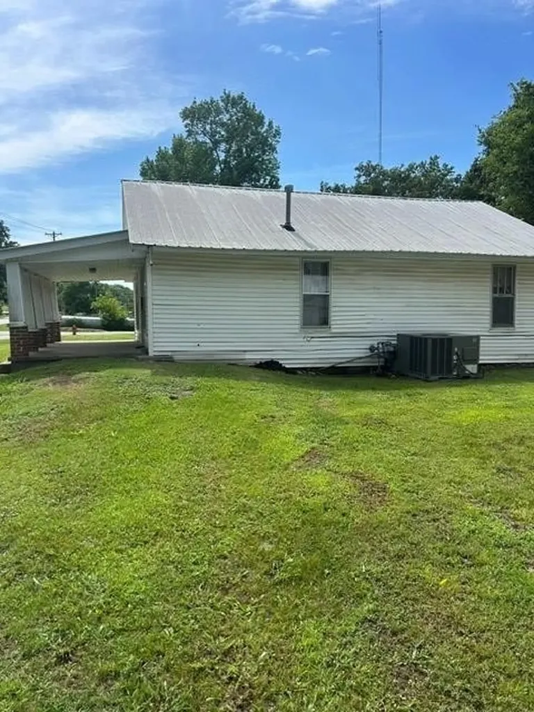 232 Natchez Trace Road Camden TN 38320