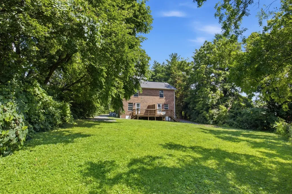 379 Wales Drive Nashville TN 37211