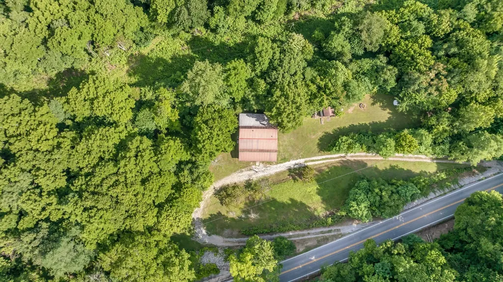 16600 Center Hill Dam Road Silver Point TN 38582