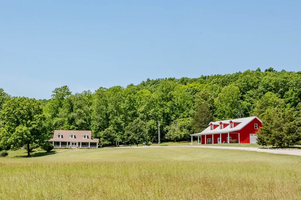 199 Liles Lane Lutts TN 38471