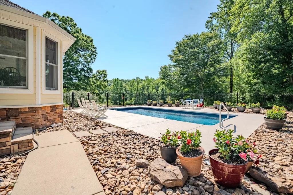 199 Liles Lane Lutts TN 38471