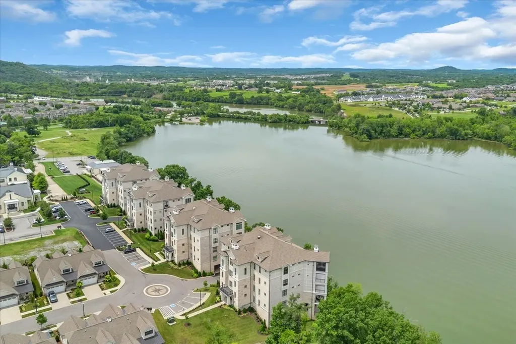 1024 Club View Drive Gallatin TN 37066