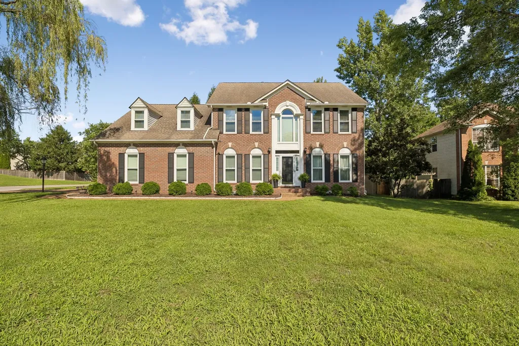 301 Mill Run Circle Nashville TN 37221