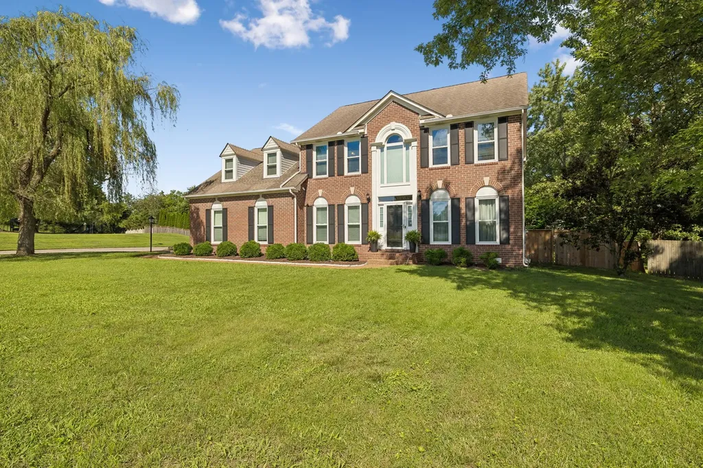 301 Mill Run Circle Nashville TN 37221