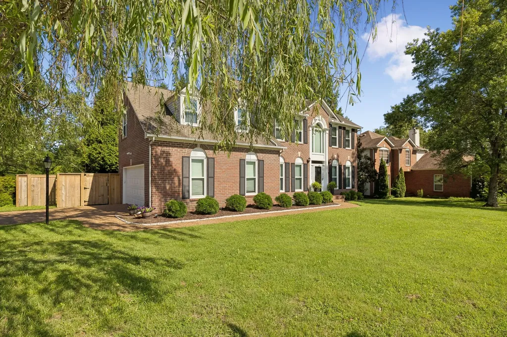 301 Mill Run Circle Nashville TN 37221