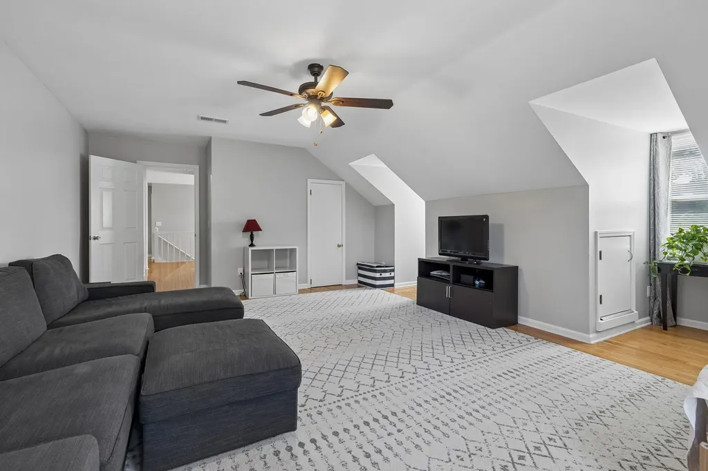 301 Mill Run Circle Nashville TN 37221