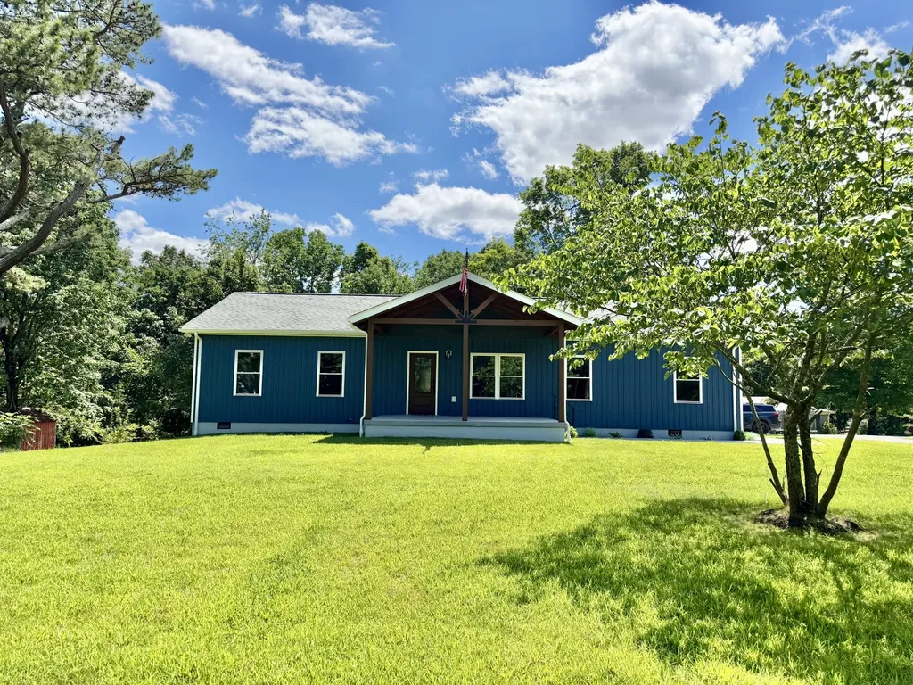 15 Locust Drive Erin TN 37061