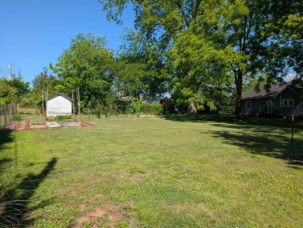905 Nicholson Street Decherd TN 37324