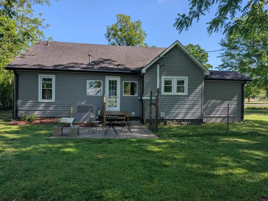 905 Nicholson Street Decherd TN 37324