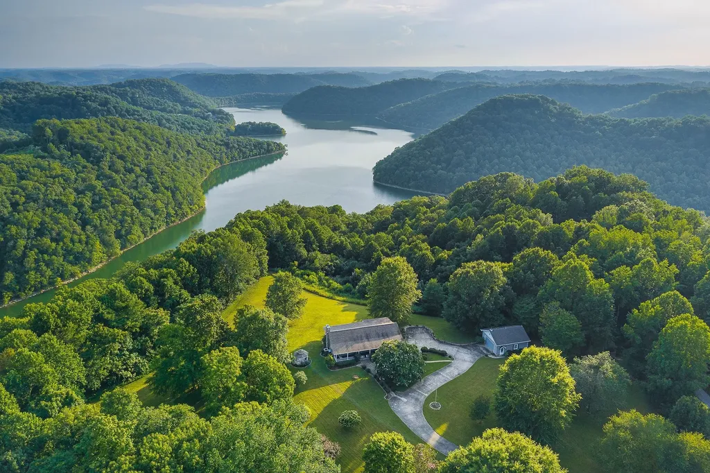11720 Fox Hill Road Baxter TN 38544