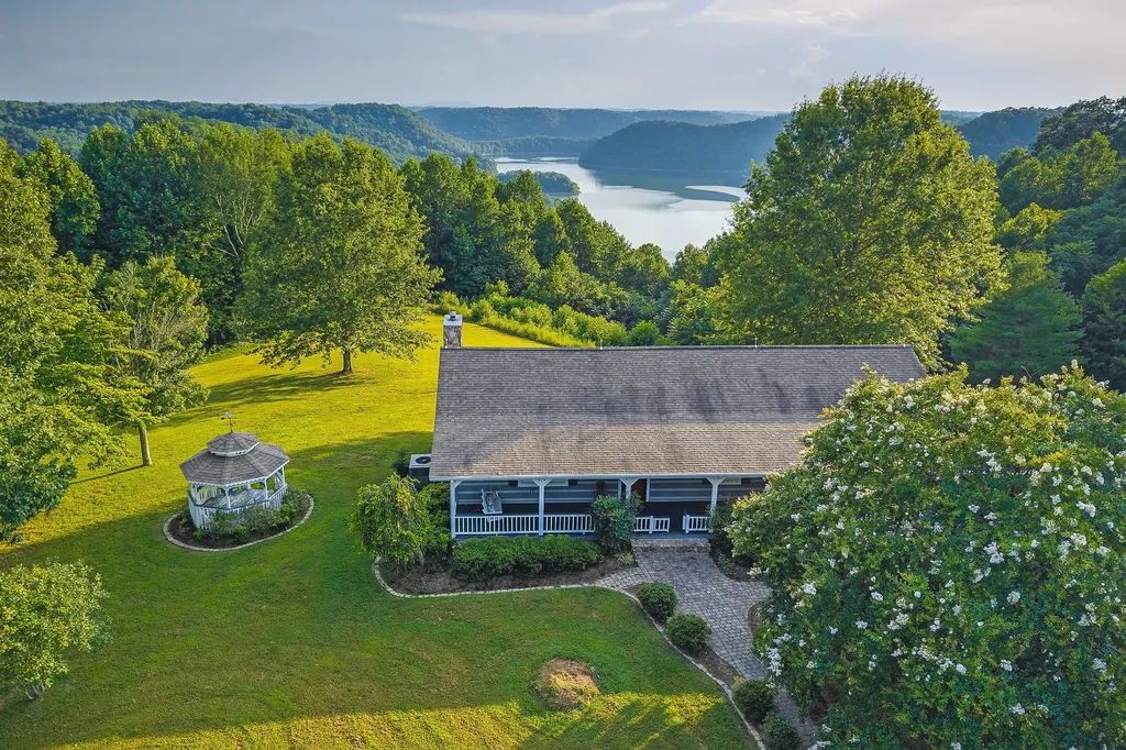 11720 Fox Hill Road Baxter TN 38544