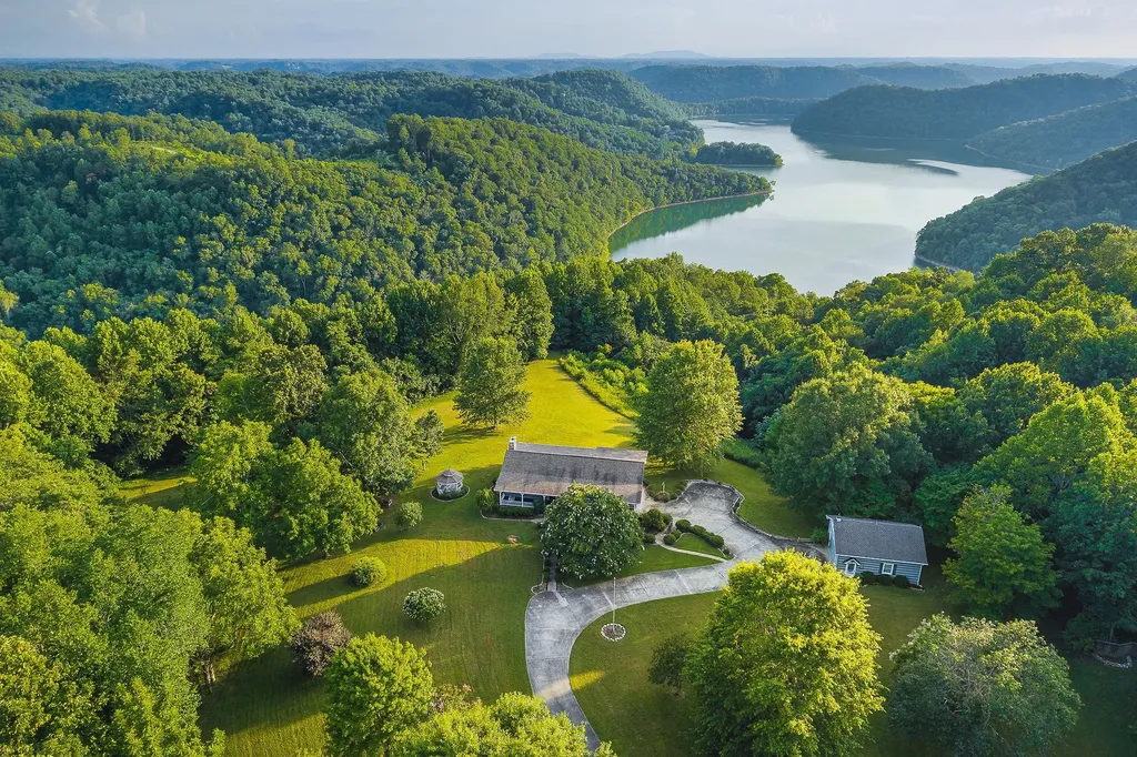 11720 Fox Hill Road Baxter TN 38544