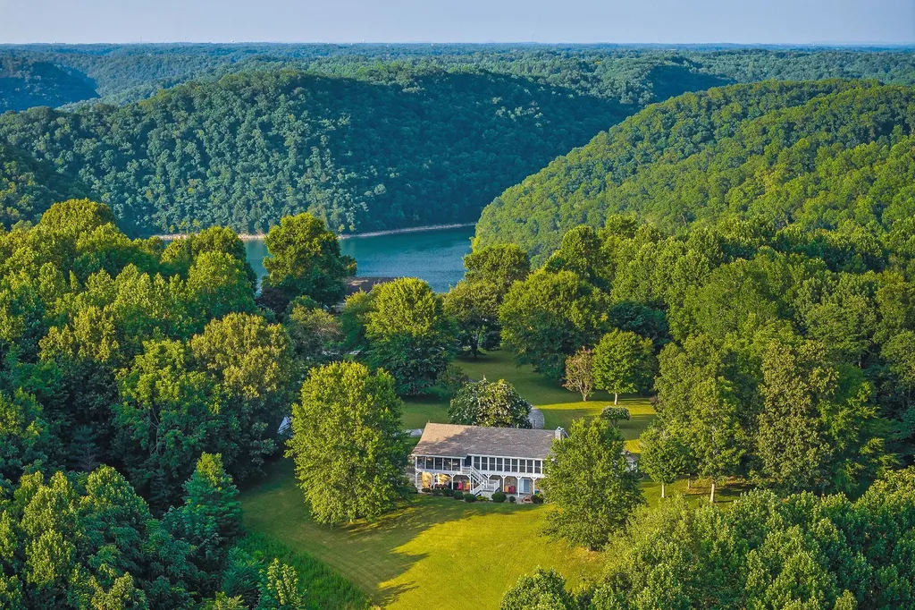 11720 Fox Hill Road Baxter TN 38544