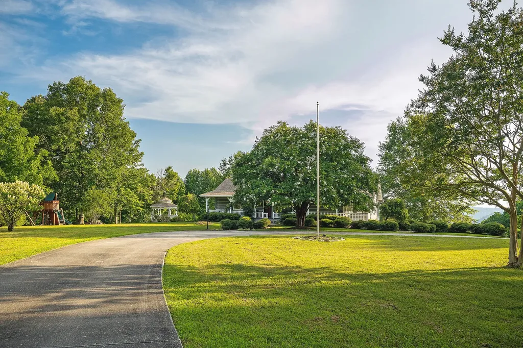 11720 Fox Hill Road Baxter TN 38544