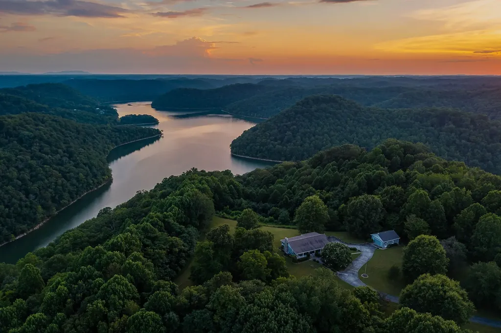 11720 Fox Hill Road Baxter TN 38544