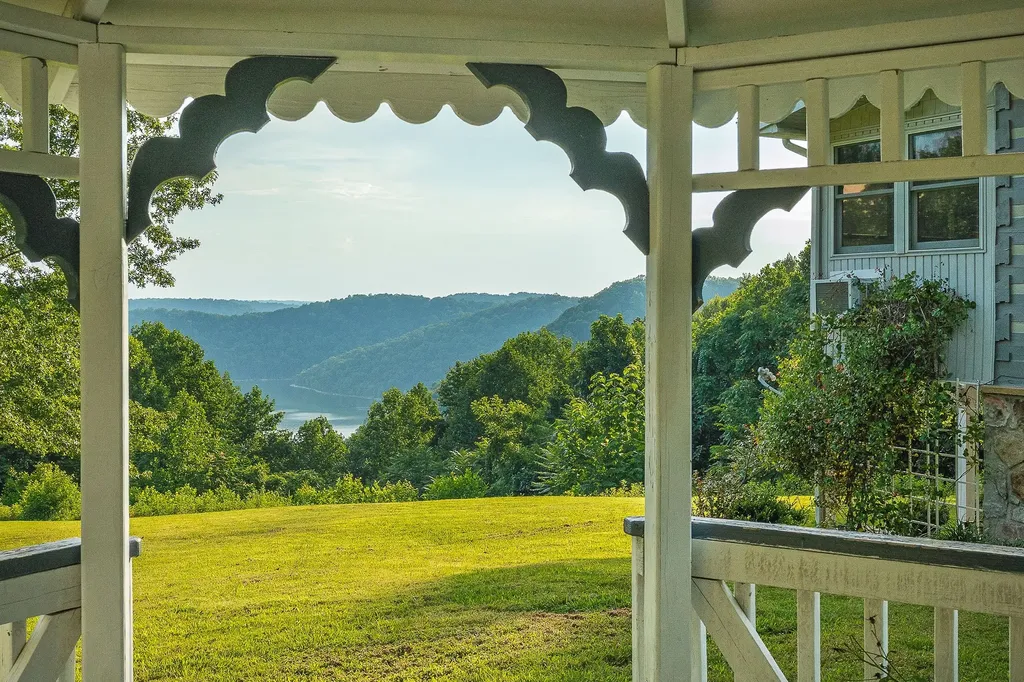 11720 Fox Hill Road Baxter TN 38544