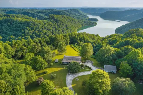 11720 Fox Hill Road Baxter TN 38544