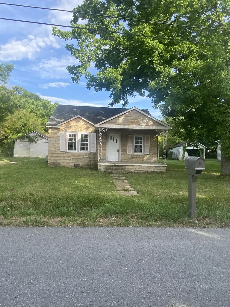 504 General St, E Tullahoma TN 37388