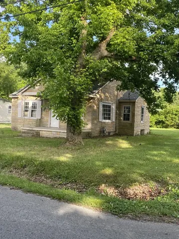 504 General St, E Tullahoma TN 37388