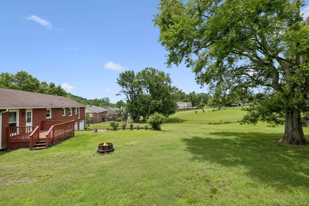 2596 Long Hollow Pike Hendersonville TN 37075