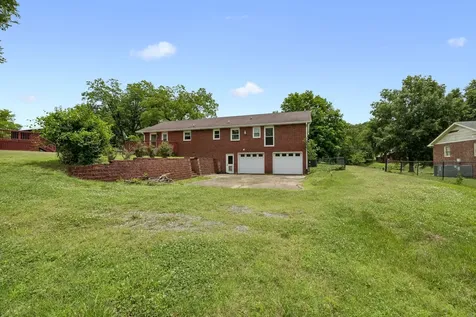 2596 Long Hollow Pike Hendersonville TN 37075