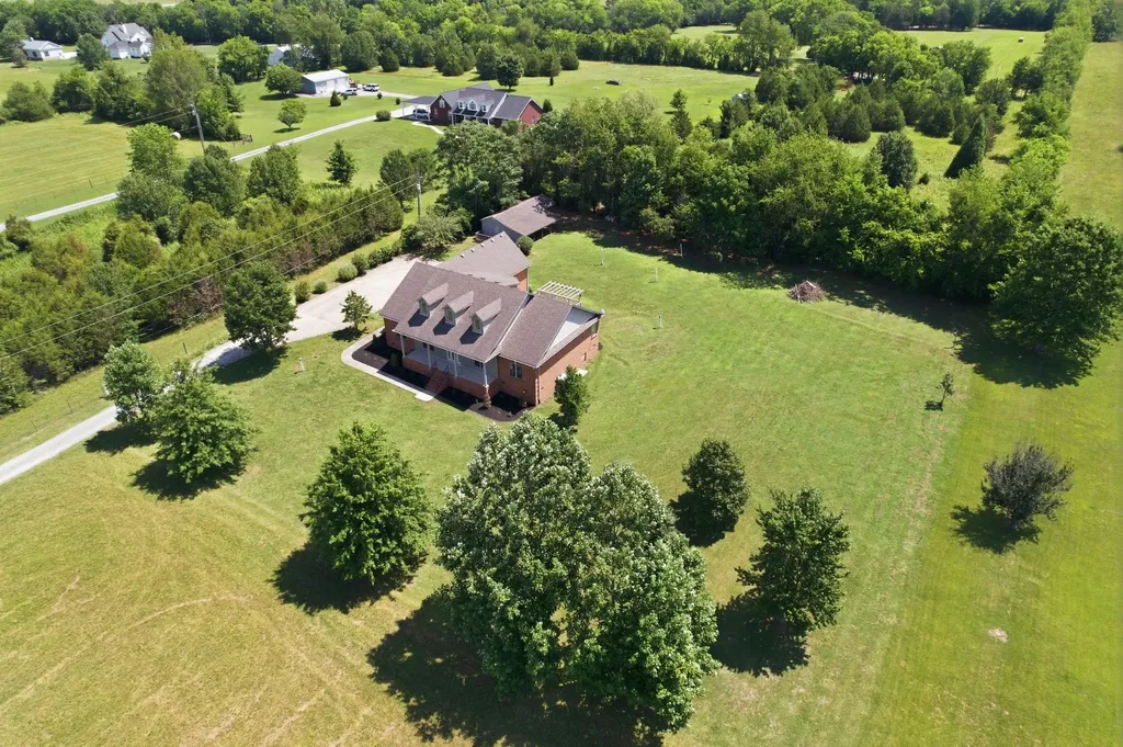 2453 Big Springs Road Lebanon TN 37087