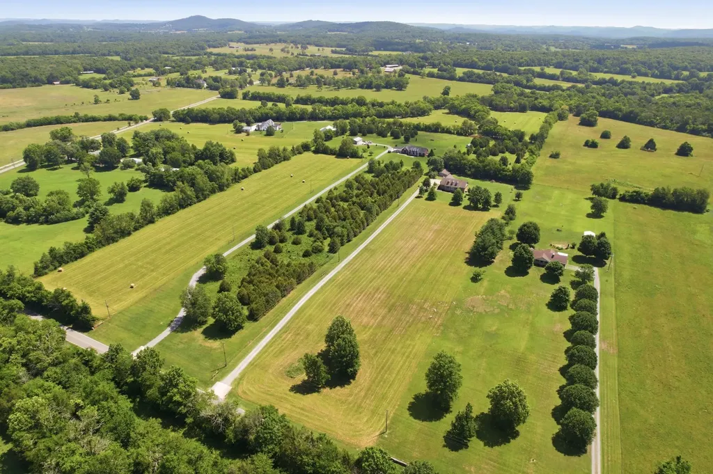 2453 Big Springs Road Lebanon TN 37087