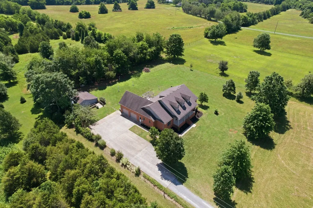 2453 Big Springs Road Lebanon TN 37087