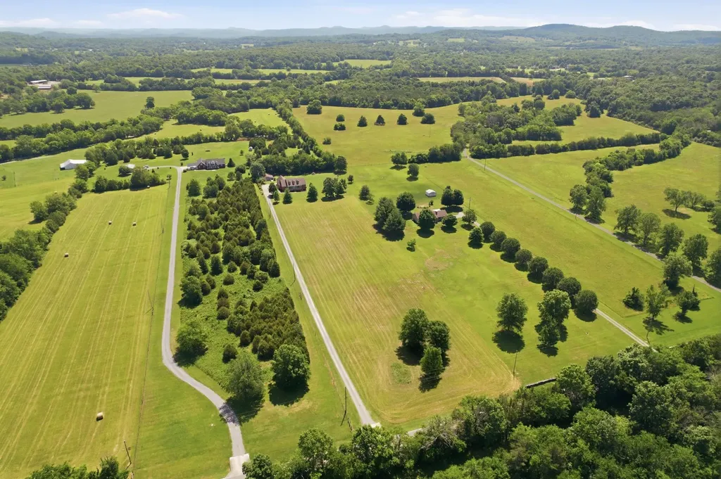 2453 Big Springs Road Lebanon TN 37087