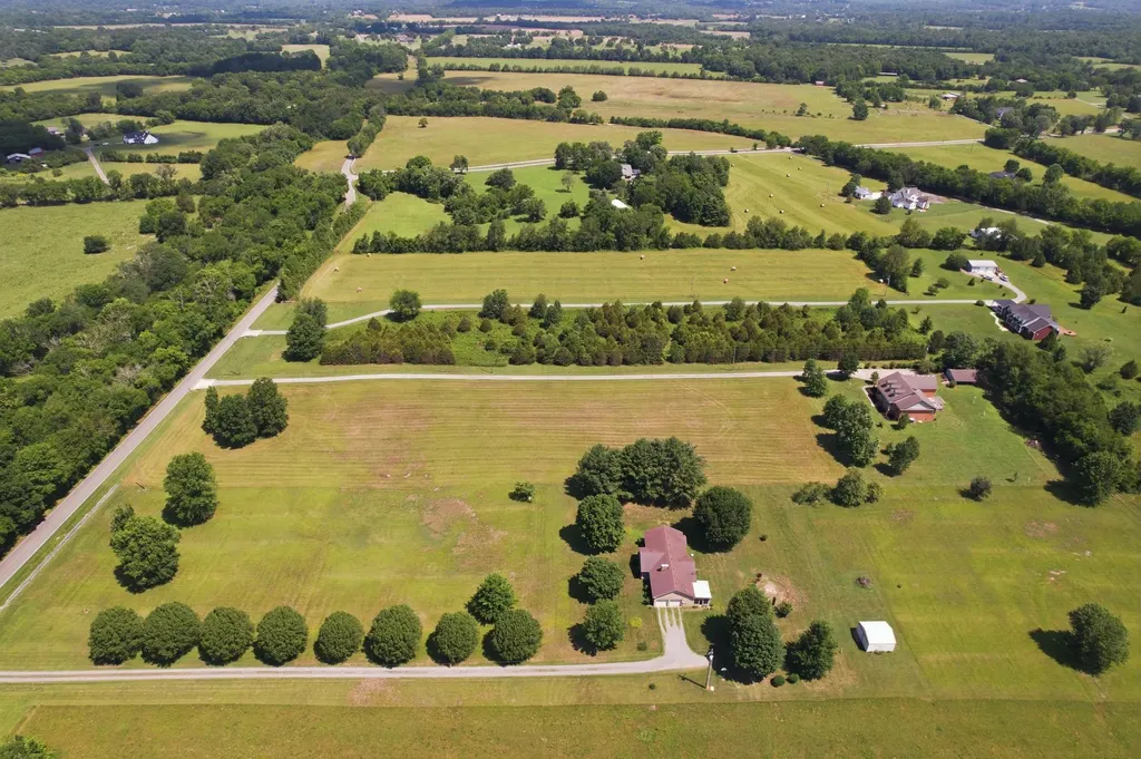 2453 Big Springs Road Lebanon TN 37087