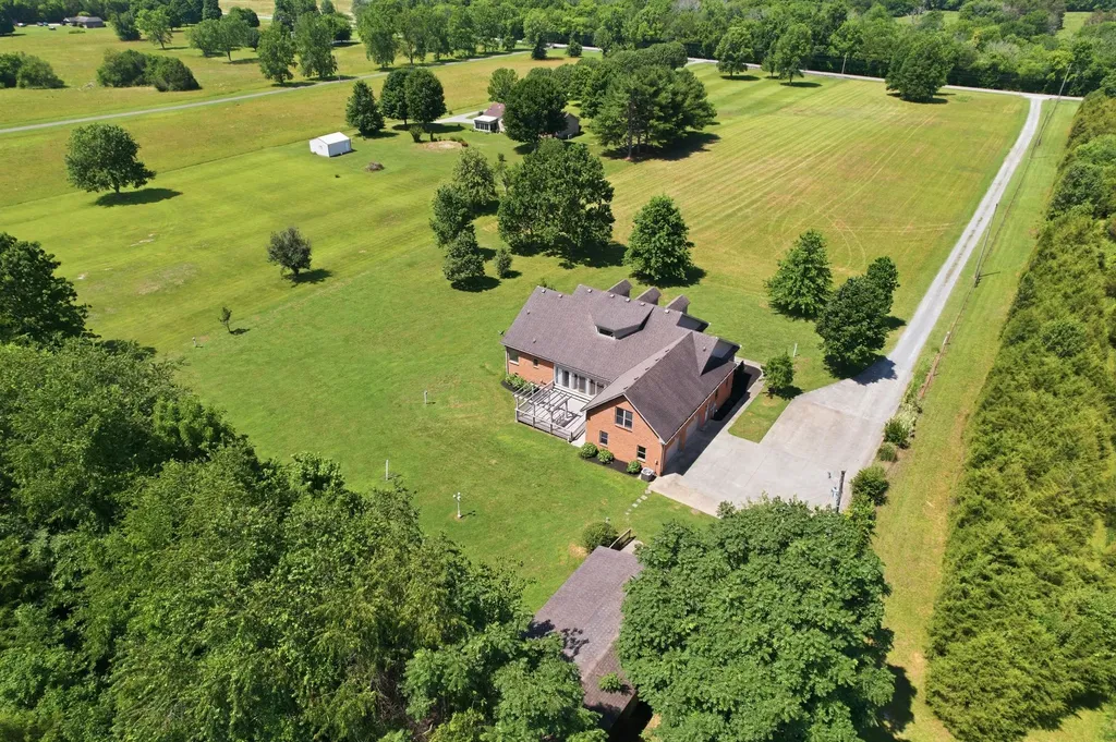 2453 Big Springs Road Lebanon TN 37087