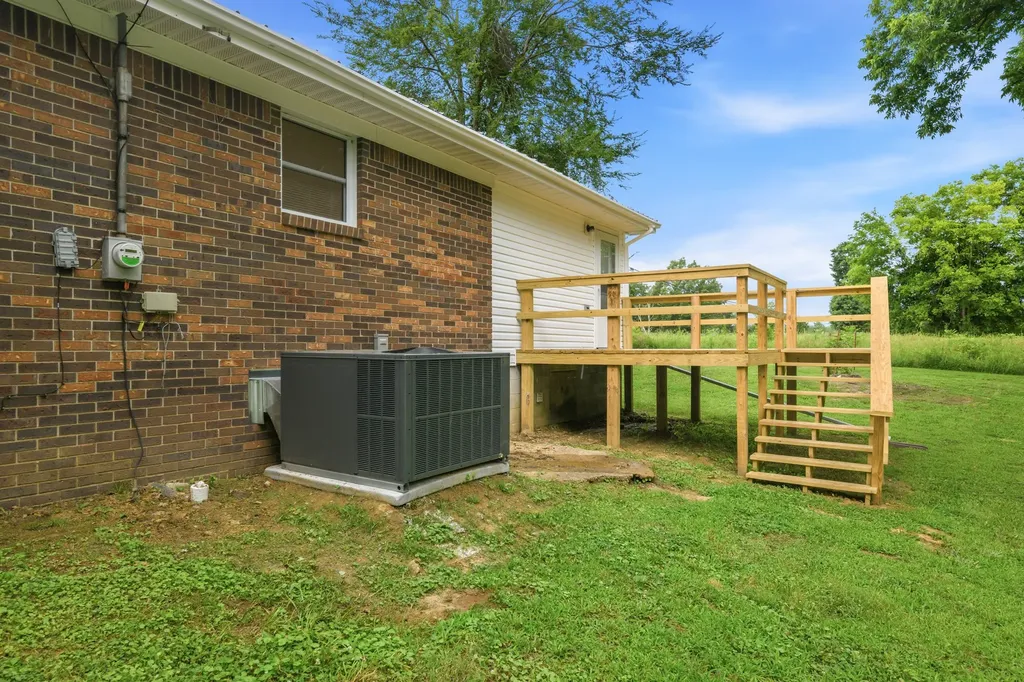 9198 Highway 114, W Scotts Hill TN 38374