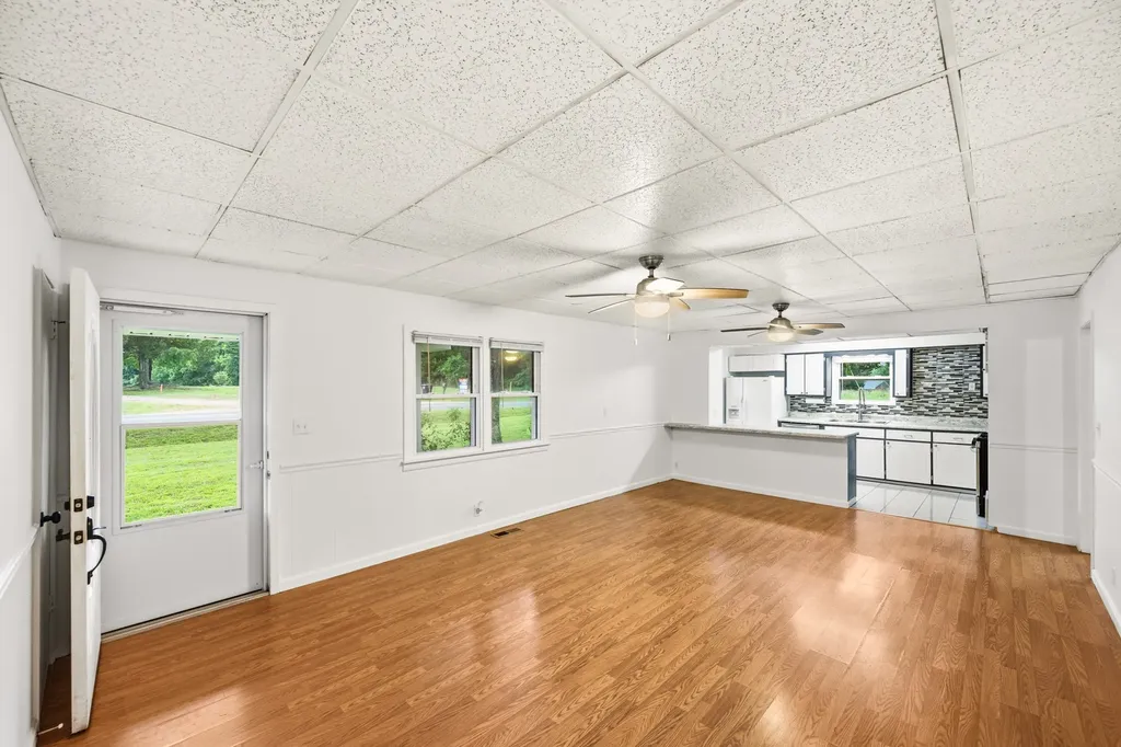 9198 Highway 114, W Scotts Hill TN 38374