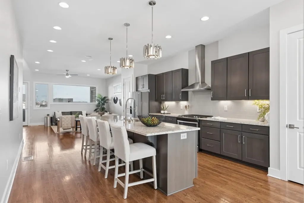 410A 33rd Ave, N Nashville TN 37209