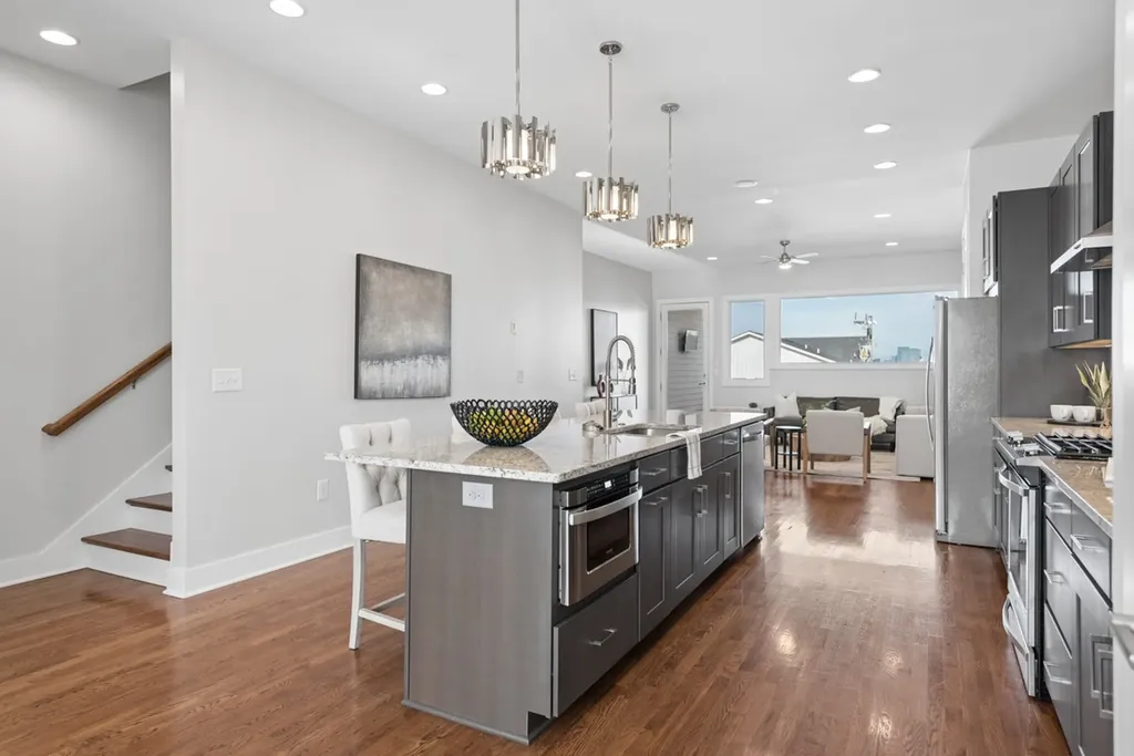 410A 33rd Ave, N Nashville TN 37209