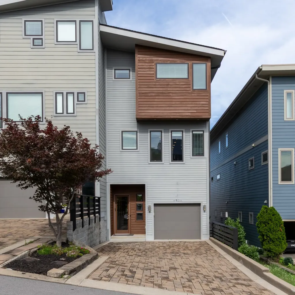 410A 33rd Ave, N Nashville TN 37209