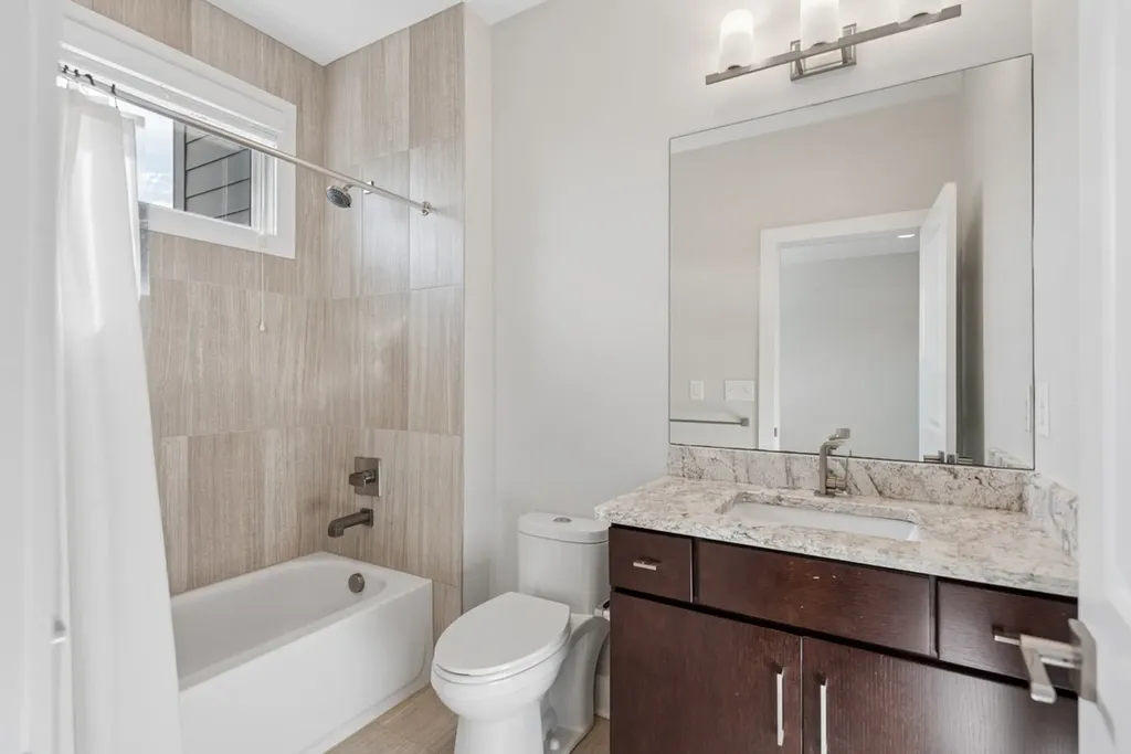 410A 33rd Ave, N Nashville TN 37209